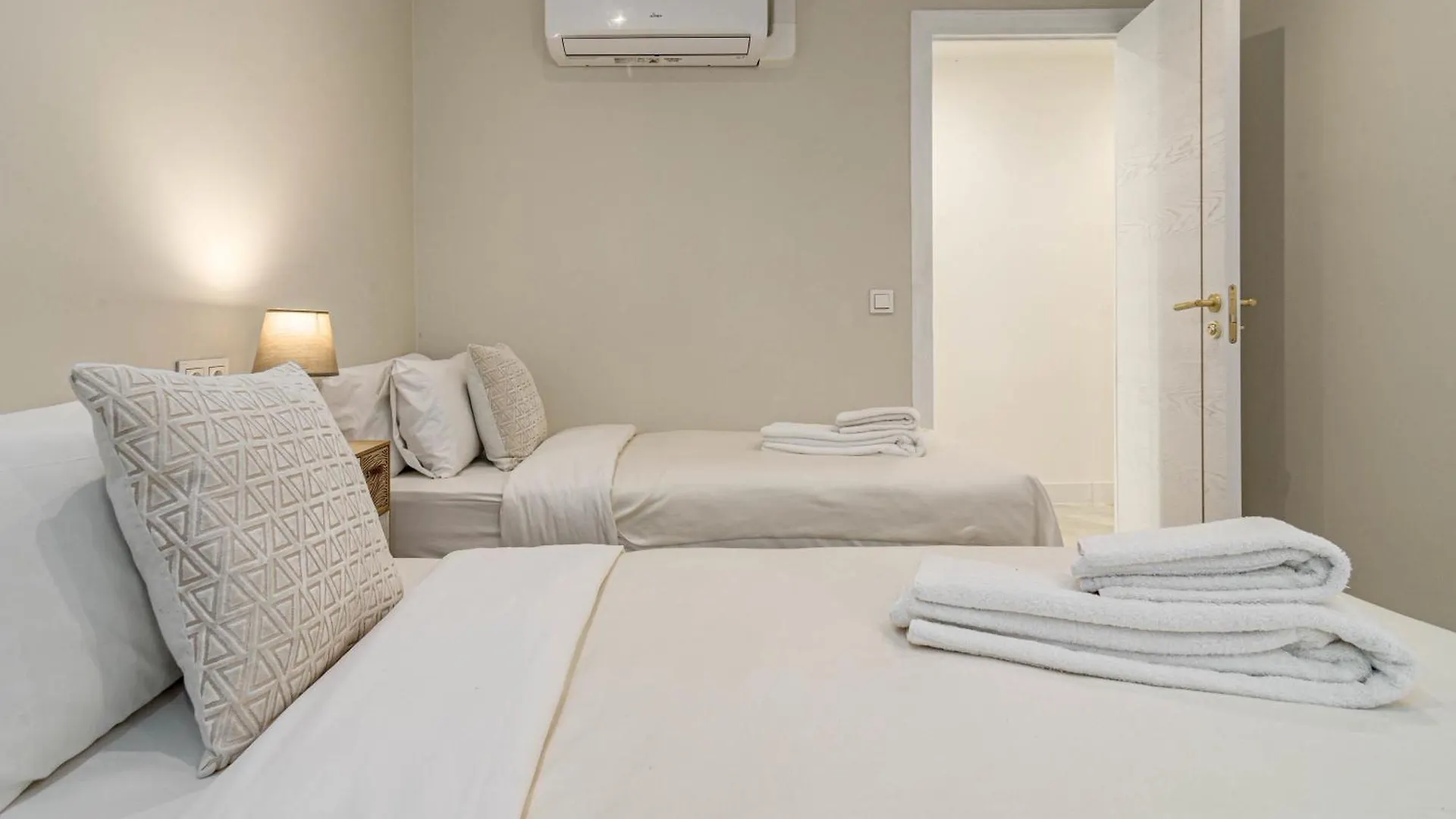 Terr69- Bright City Gem In Charming Old Town Estepona