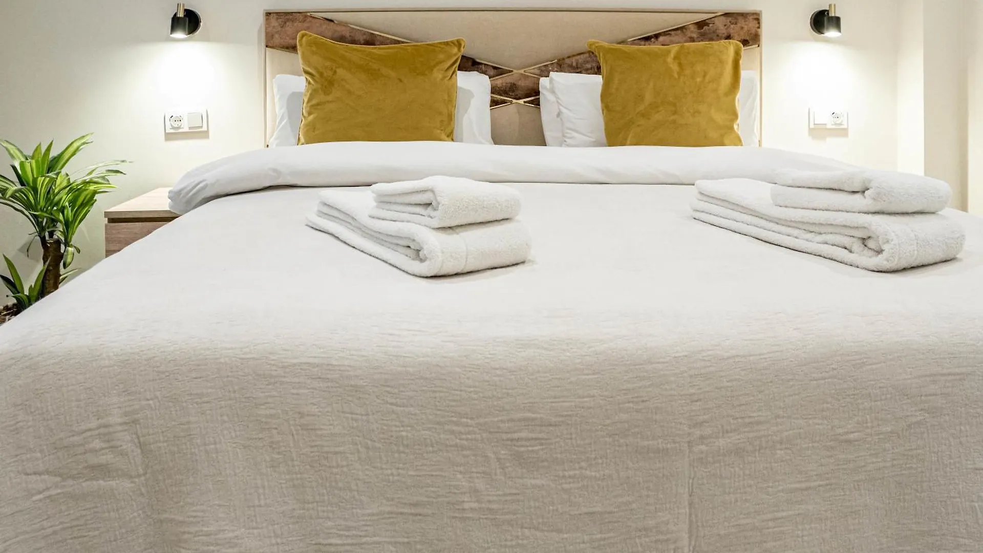 Terr69- Bright City Gem In Charming Old Town Estepona